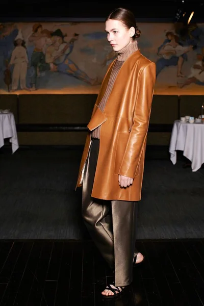 Look 9
